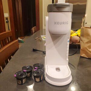 Keurig K hot and iced coffee maker + pods